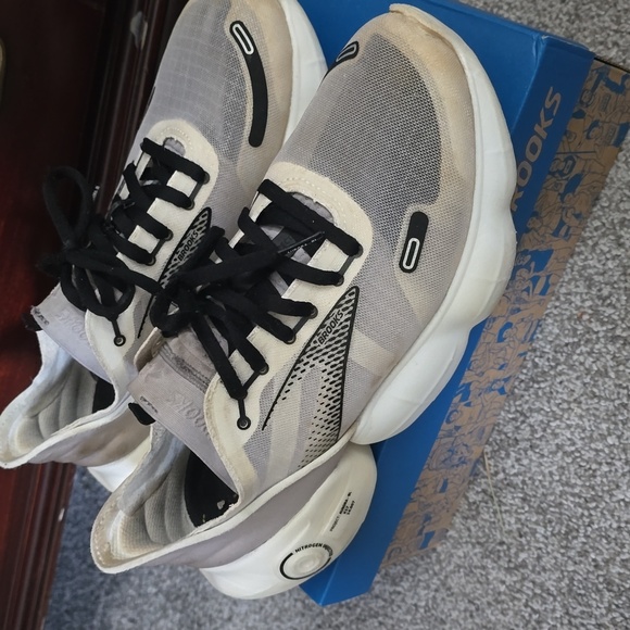 Brooks Men’s Aurora Neutral Running Shoe. Used. Excellent quality & condition - Picture 3 of 4